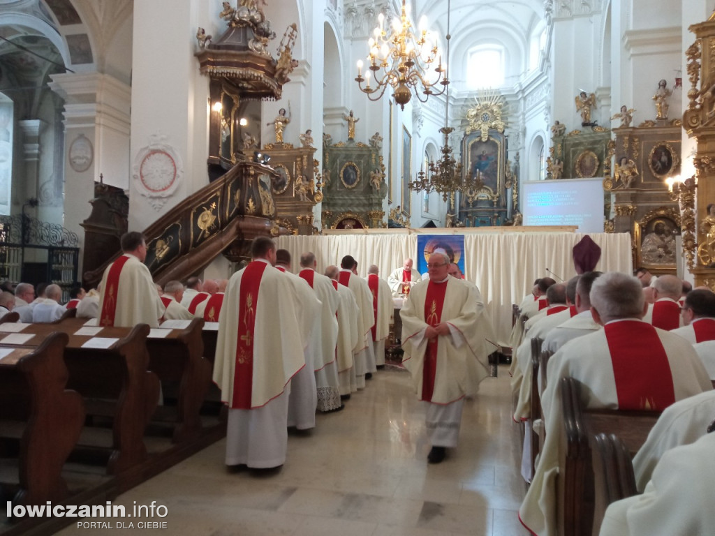 Msza jedności kapłańskiej w łowickiej katedrze