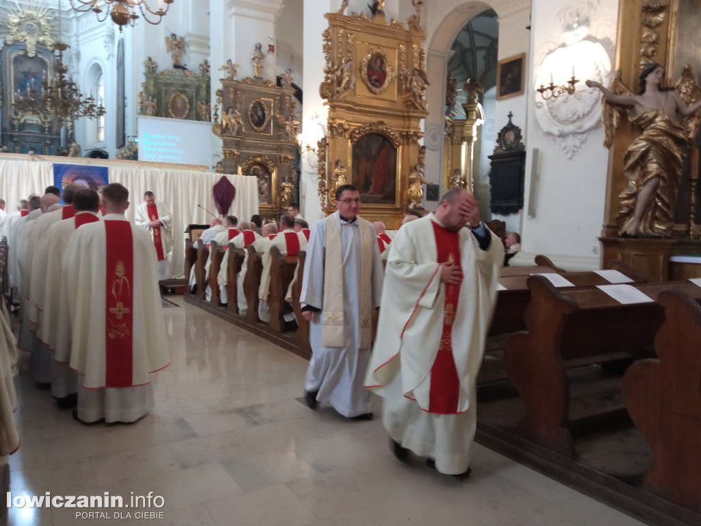 Msza jedności kapłańskiej w łowickiej katedrze