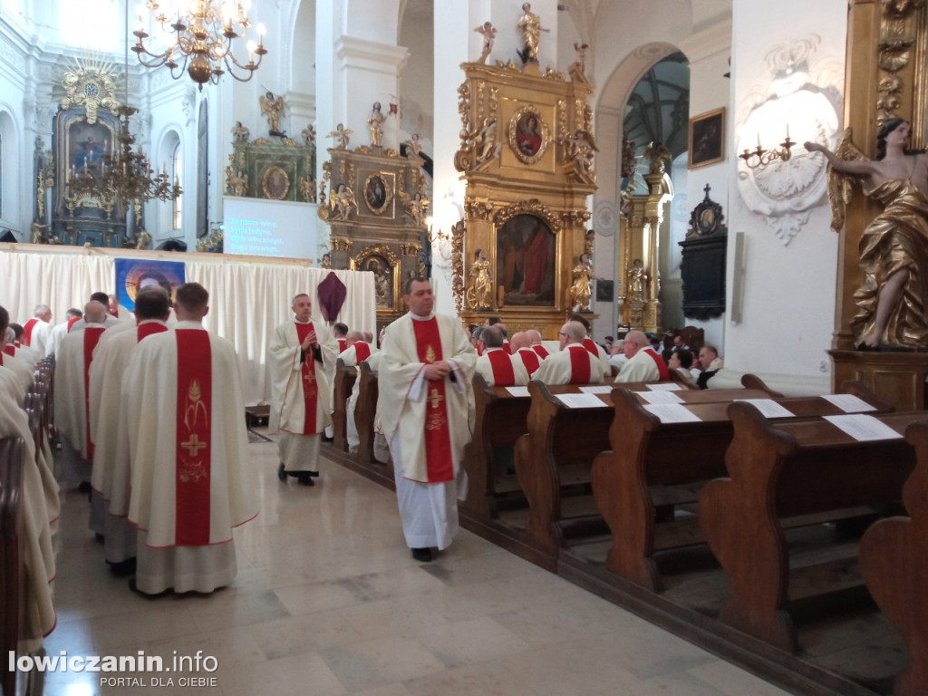 Msza jedności kapłańskiej w łowickiej katedrze