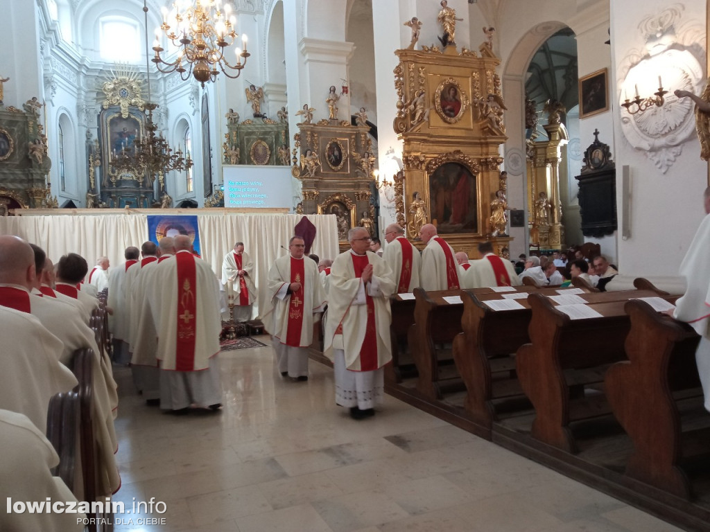 Msza jedności kapłańskiej w łowickiej katedrze