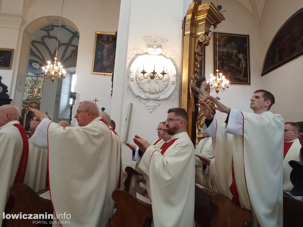 Msza jedności kapłańskiej w łowickiej katedrze