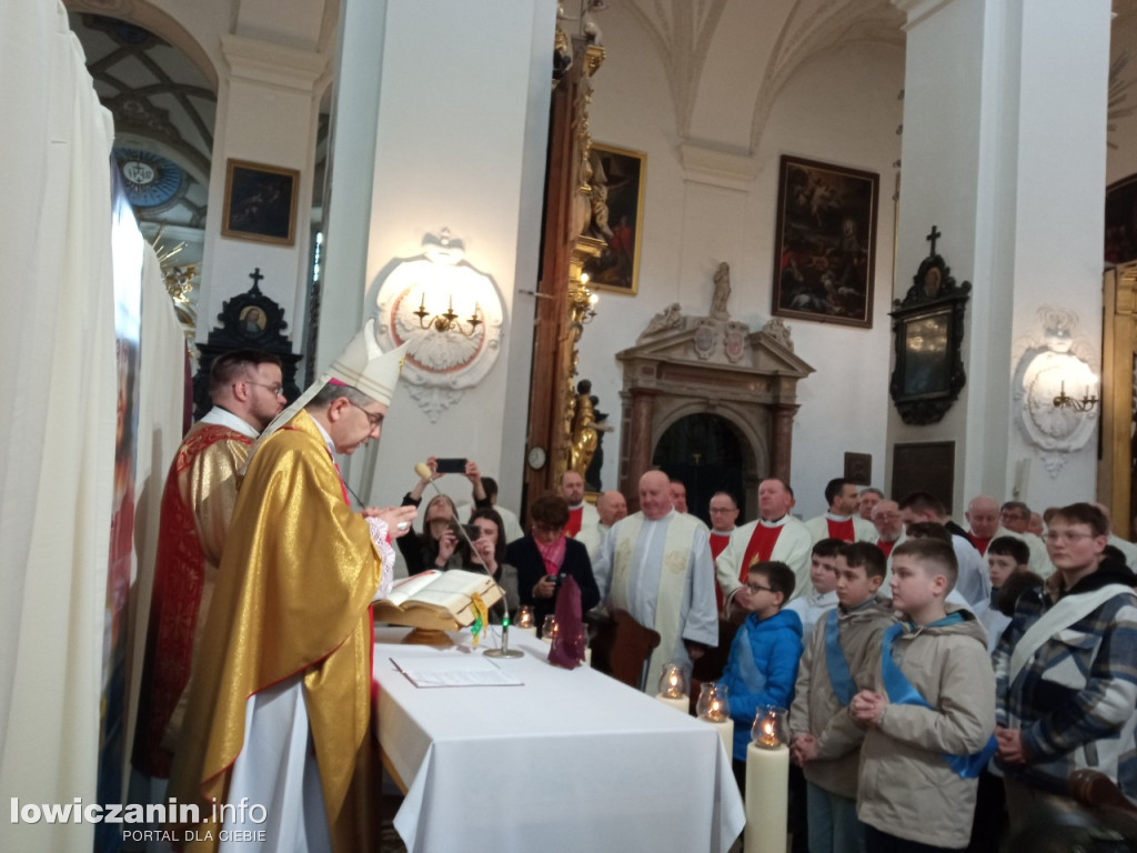 Msza jedności kapłańskiej w łowickiej katedrze