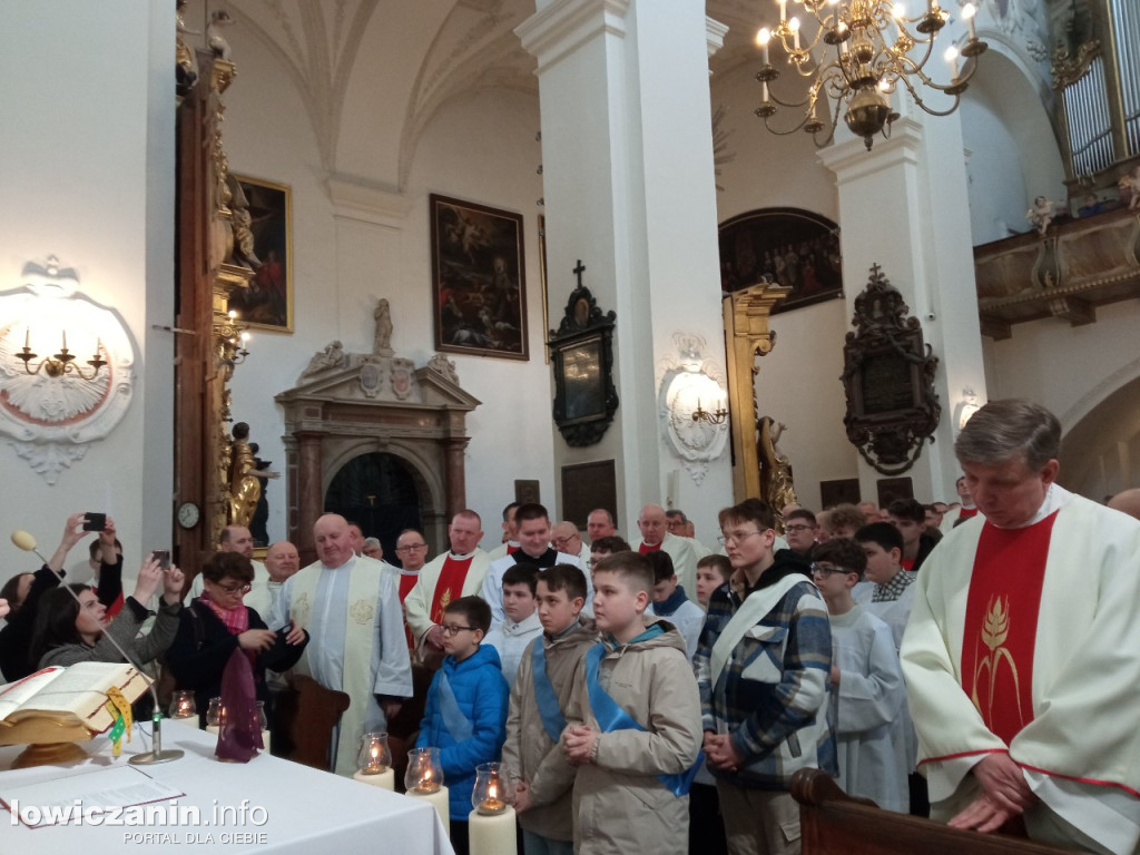 Msza jedności kapłańskiej w łowickiej katedrze