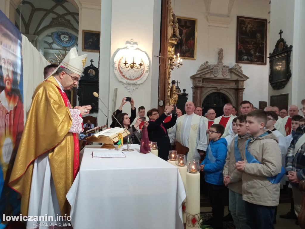 Msza jedności kapłańskiej w łowickiej katedrze