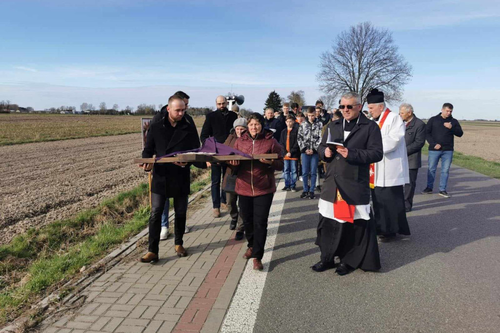 Droga krzyżowa w Boczkach Chełmońskich