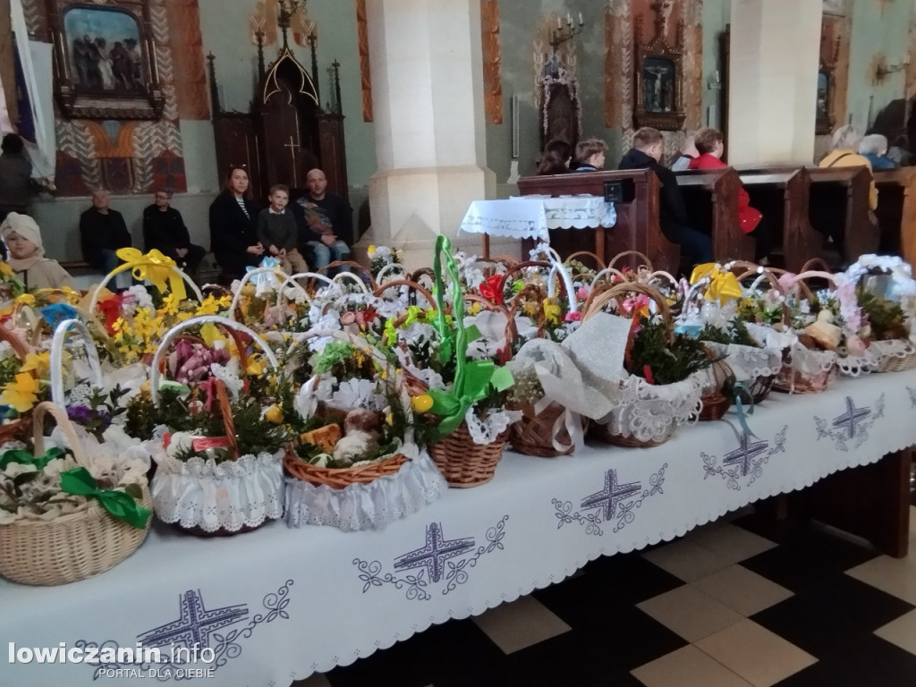 Święcenie pokarmów w kościołach w Łowiczu