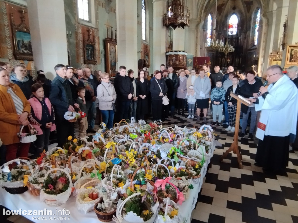 Święcenie pokarmów w kościołach w Łowiczu