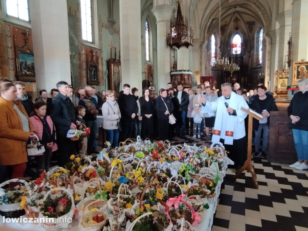 Święcenie pokarmów w kościołach w Łowiczu