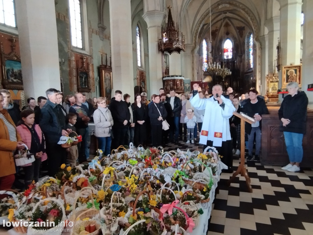 Święcenie pokarmów w kościołach w Łowiczu