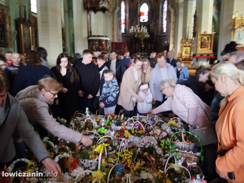 Święcenie pokarmów w kościołach w Łowiczu