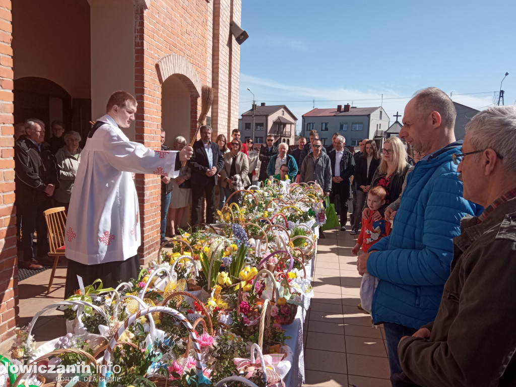 Święcenie pokarmów w kościołach w Łowiczu