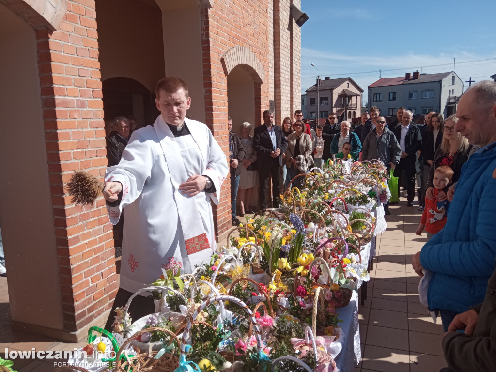 Święcenie pokarmów w kościołach w Łowiczu