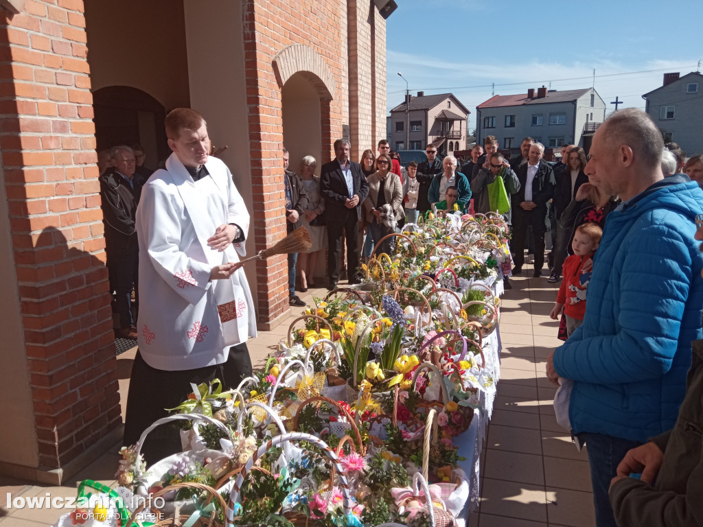 Święcenie pokarmów w kościołach w Łowiczu