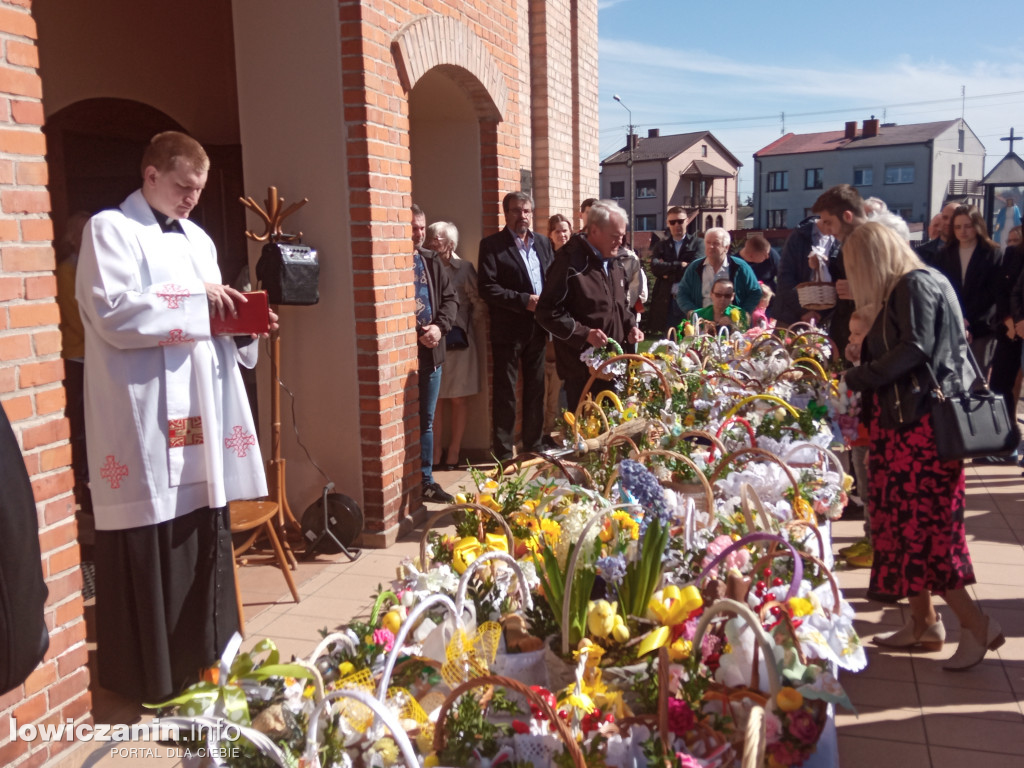 Święcenie pokarmów w kościołach w Łowiczu