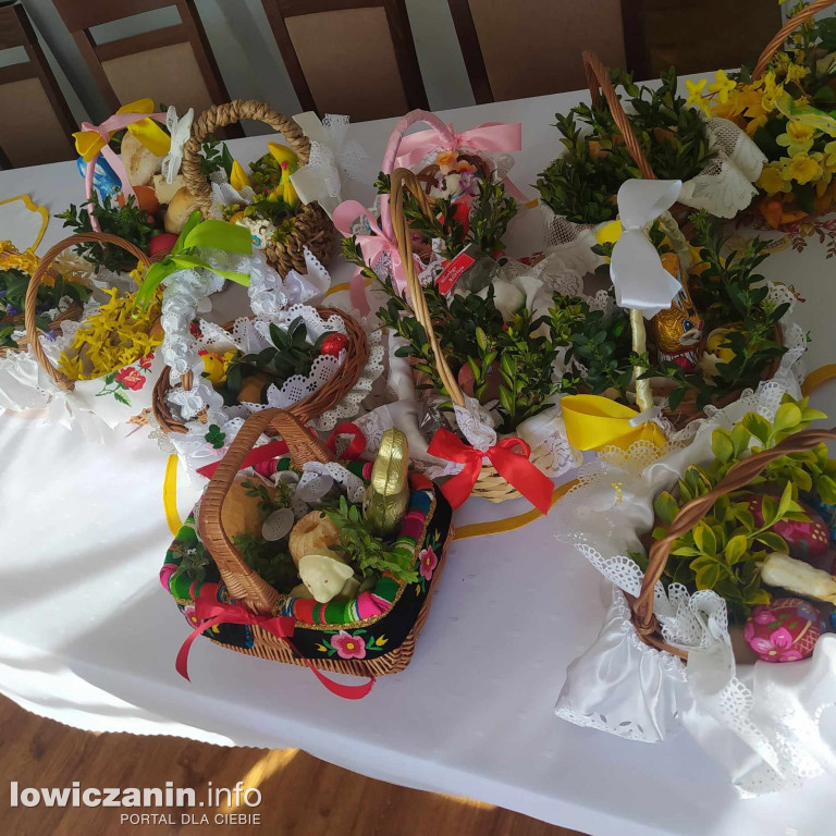 Święcenie pokarmów w kościołach w Łowiczu