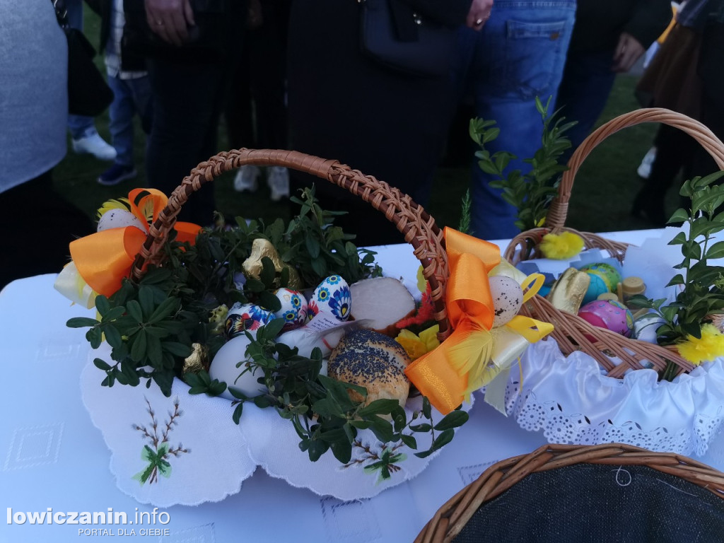 Święcenie pokarmów w kościołach w Łowiczu