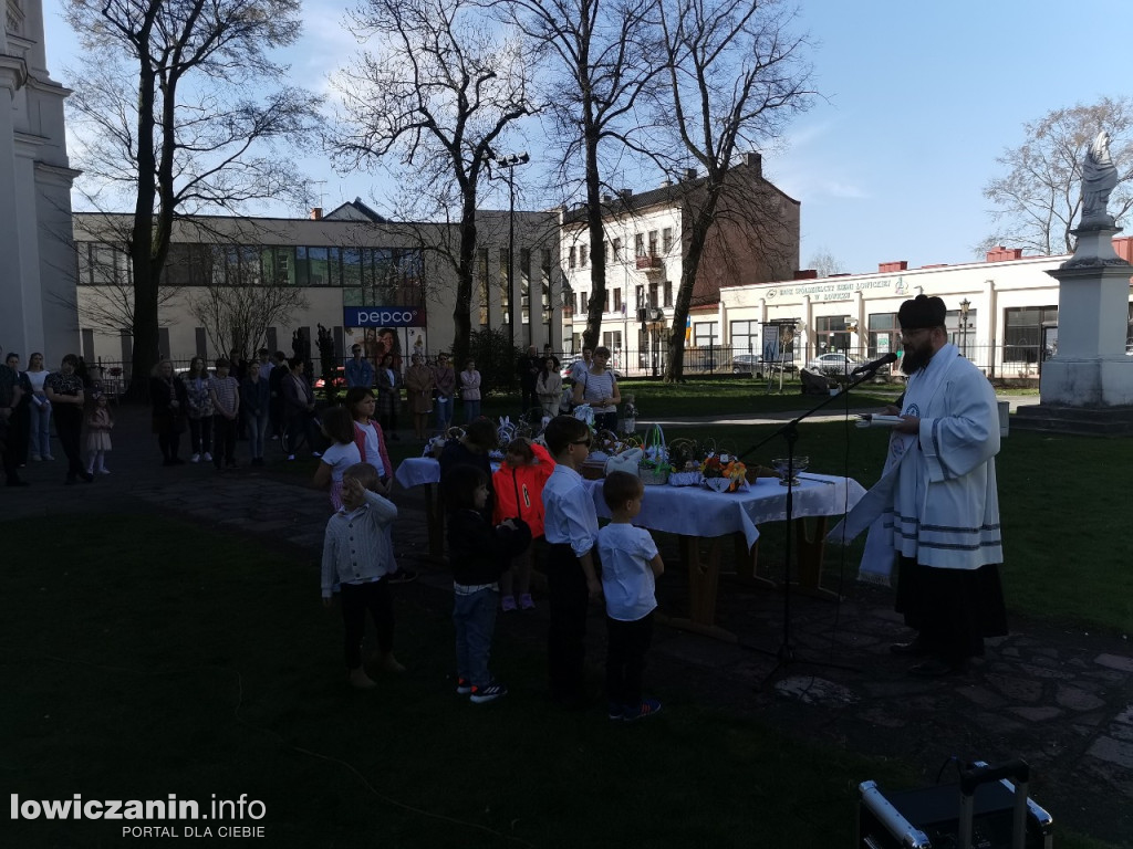 Święcenie pokarmów w kościołach w Łowiczu