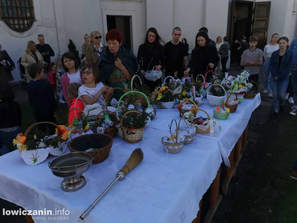 Święcenie pokarmów w kościołach w Łowiczu