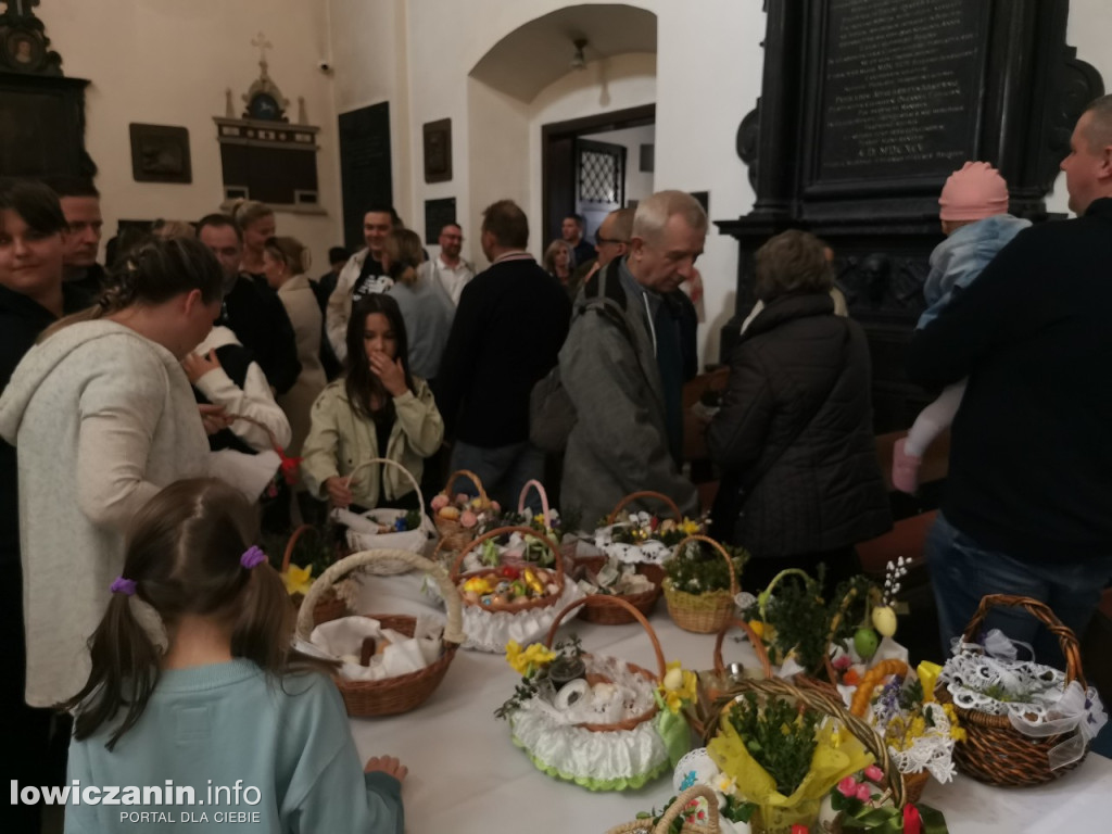 Święcenie pokarmów w kościołach w Łowiczu