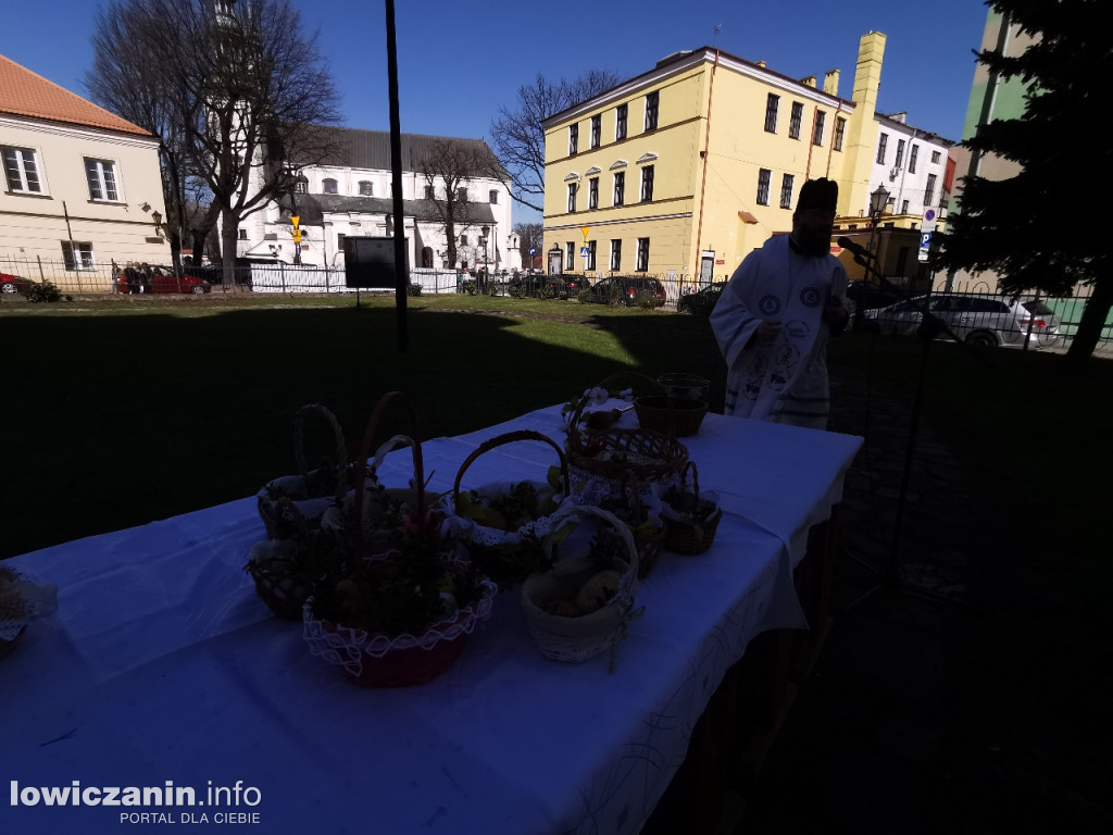 Święcenie pokarmów w kościołach w Łowiczu