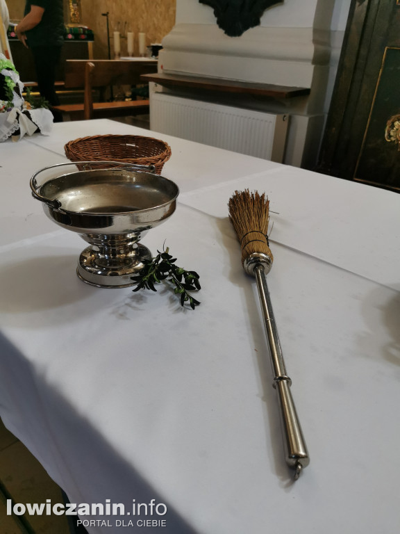 Święcenie pokarmów w kościołach w Łowiczu