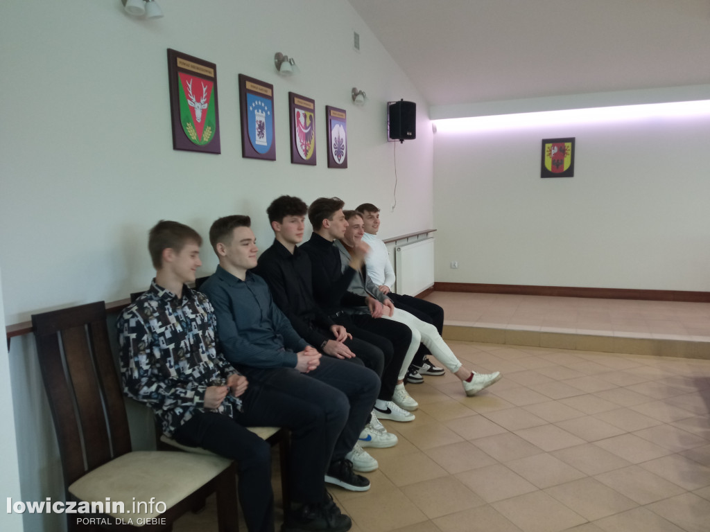 Wręczenie listów gratulacyjnych dla sportowców