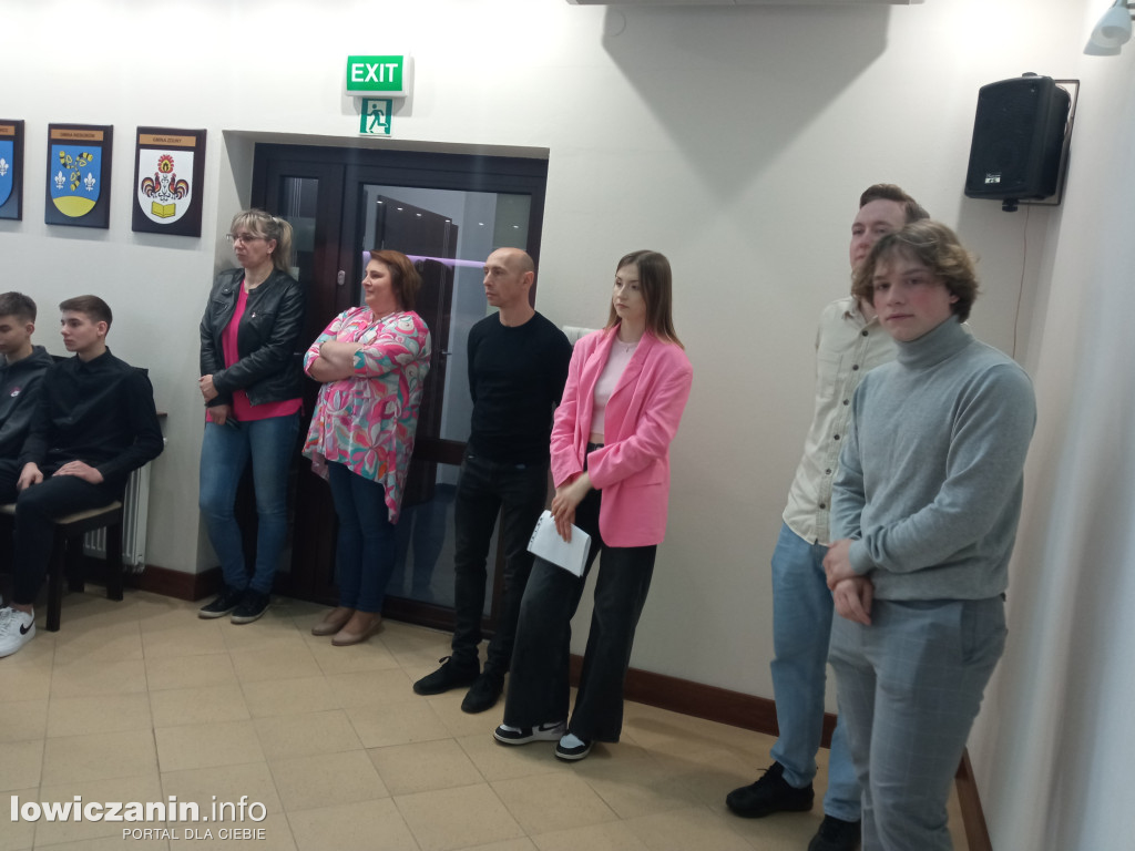 Wręczenie listów gratulacyjnych dla sportowców