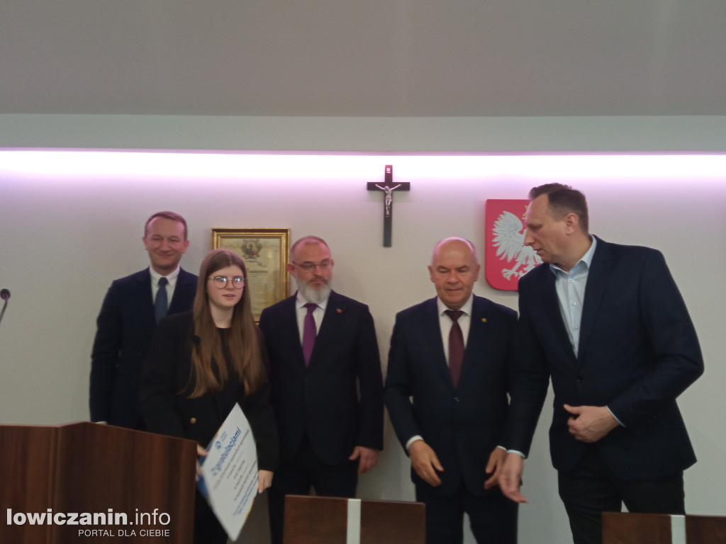 Wręczenie listów gratulacyjnych dla sportowców