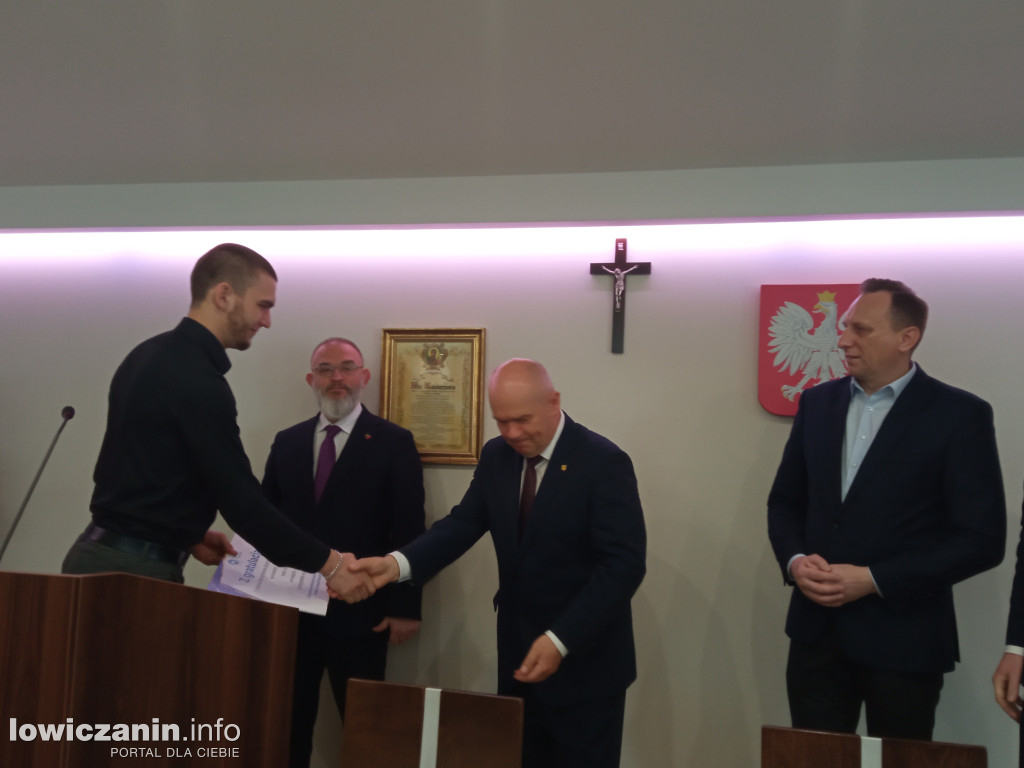 Wręczenie listów gratulacyjnych dla sportowców