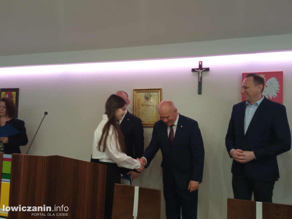Wręczenie listów gratulacyjnych dla sportowców