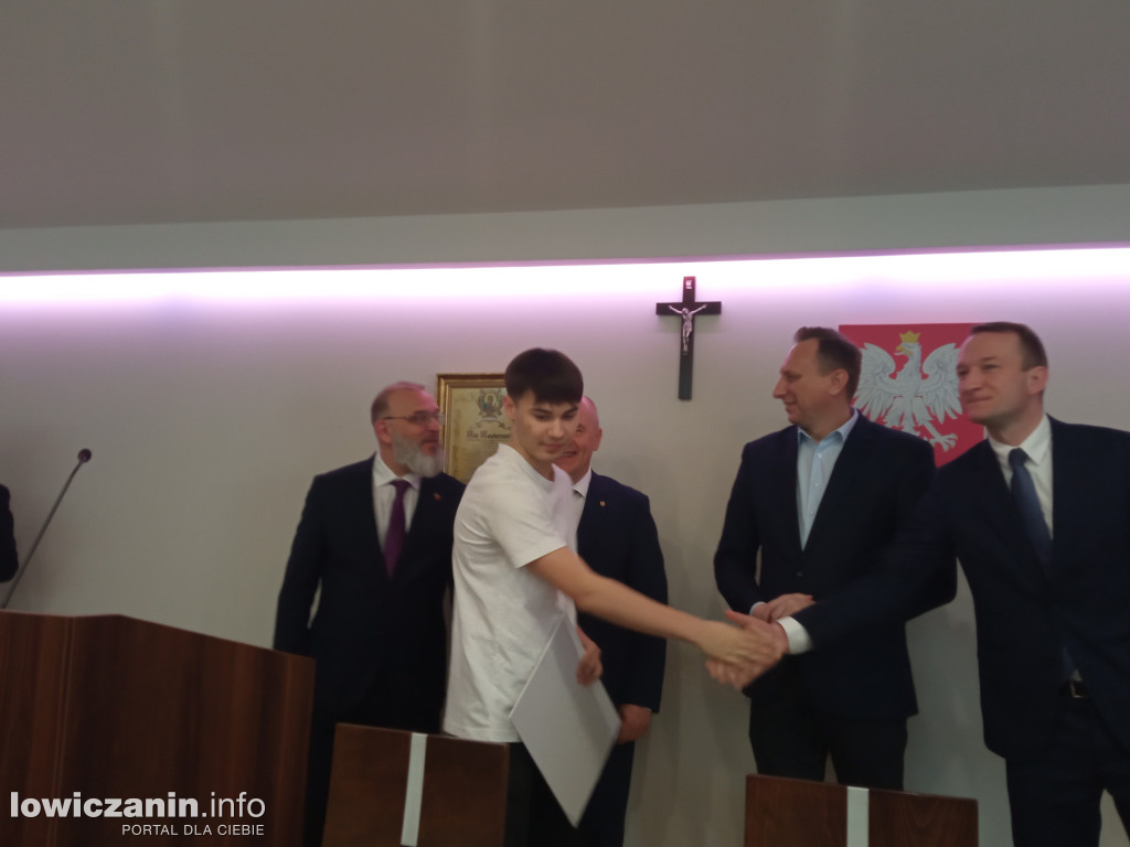 Wręczenie listów gratulacyjnych dla sportowców