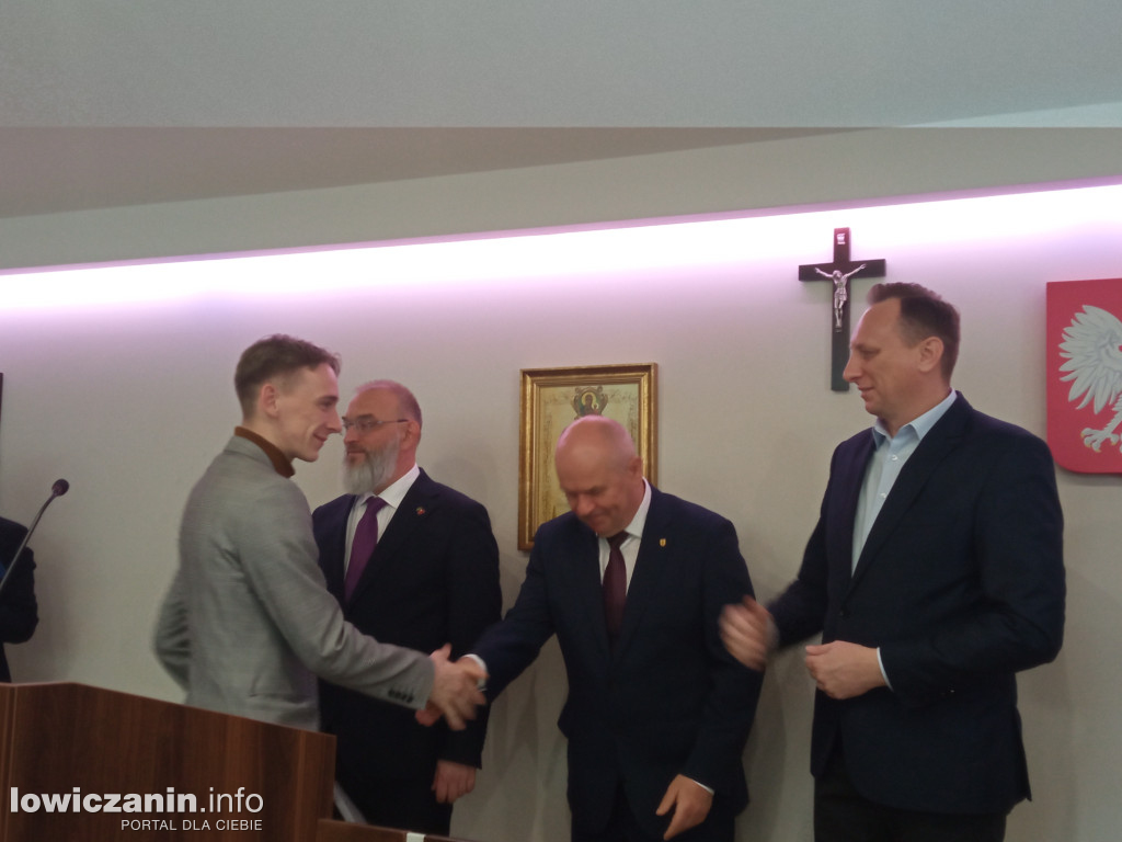 Wręczenie listów gratulacyjnych dla sportowców