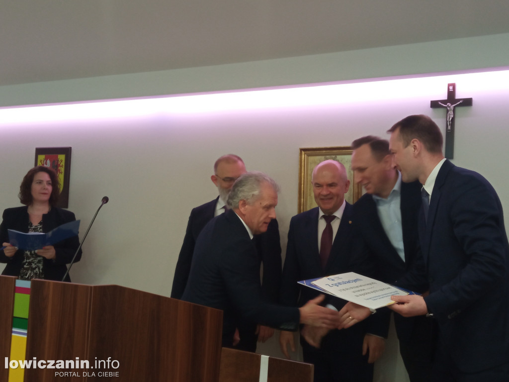 Wręczenie listów gratulacyjnych dla sportowców