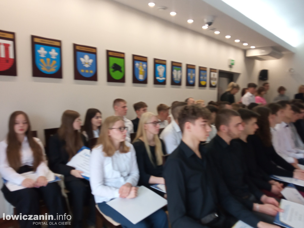 Wręczenie listów gratulacyjnych dla sportowców