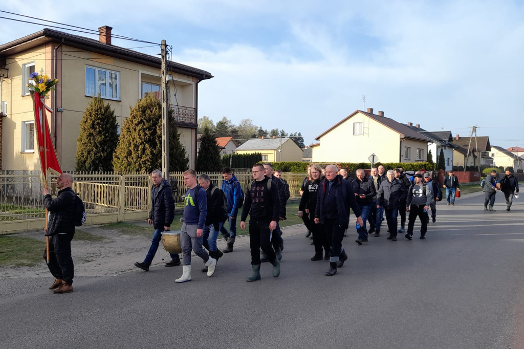 W Bobrownikach chorągwiarze święcili pola i domy