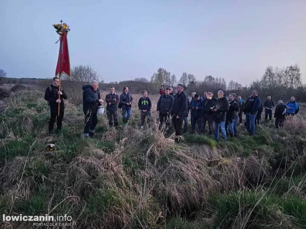 W Bobrownikach chorągwiarze święcili pola i domy