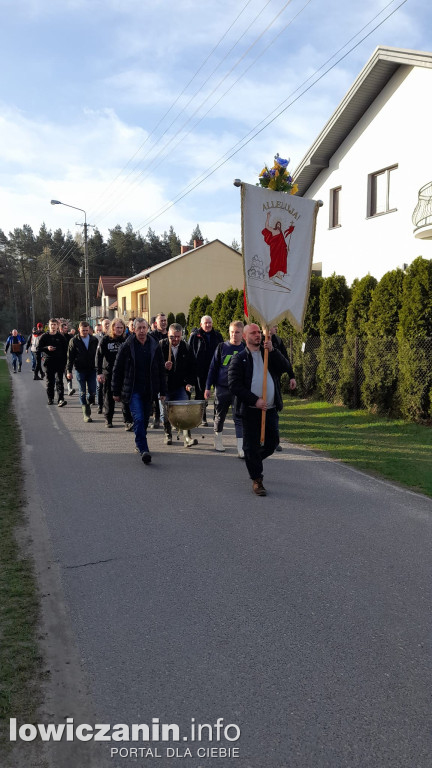 W Bobrownikach chorągwiarze święcili pola i domy