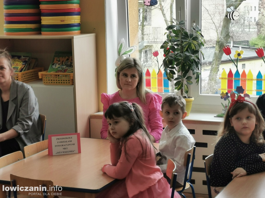,, Zdrowo się odżywiam, bo jem owoce i warzywa