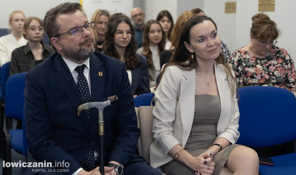 Nagrody w konkursie dla uczennic z Bolimowa