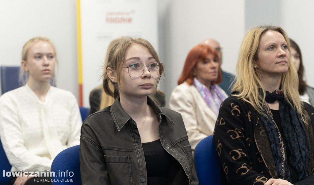 Nagrody w konkursie dla uczennic z Bolimowa