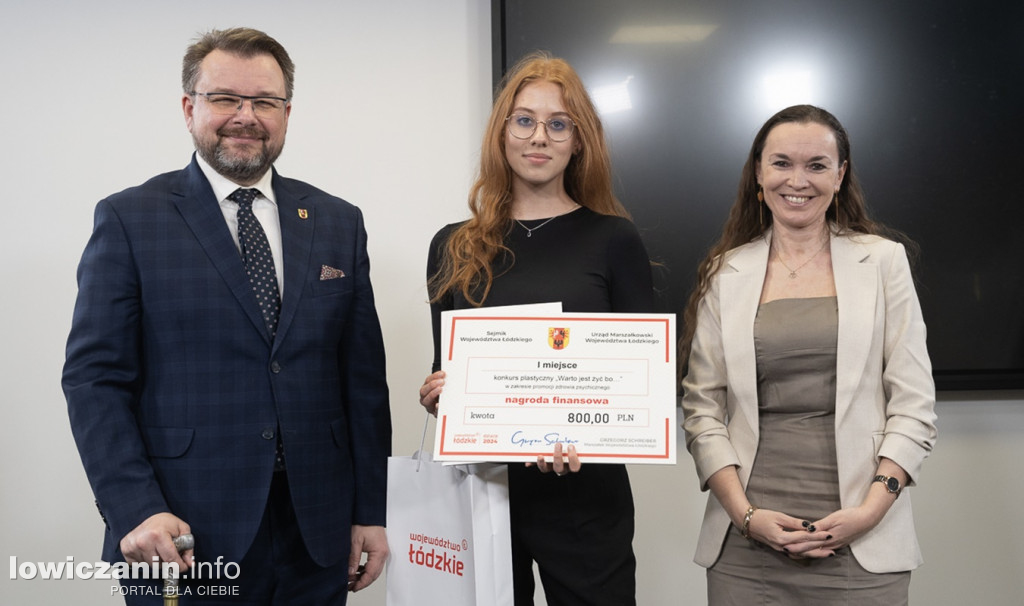 Nagrody w konkursie dla uczennic z Bolimowa