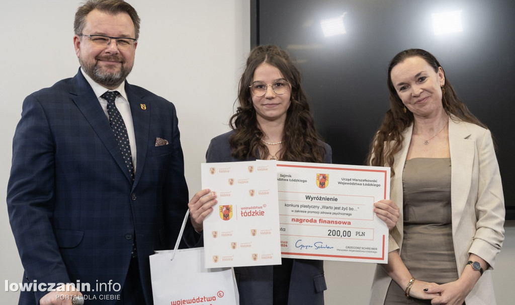 Nagrody w konkursie dla uczennic z Bolimowa