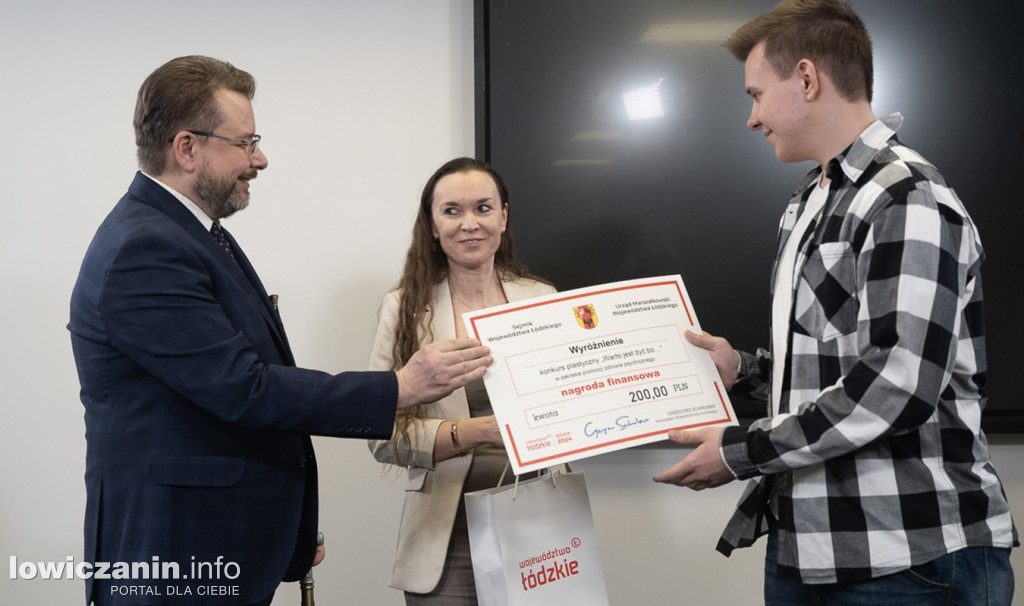 Nagrody w konkursie dla uczennic z Bolimowa
