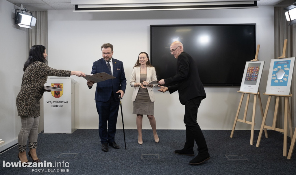 Nagrody w konkursie dla uczennic z Bolimowa