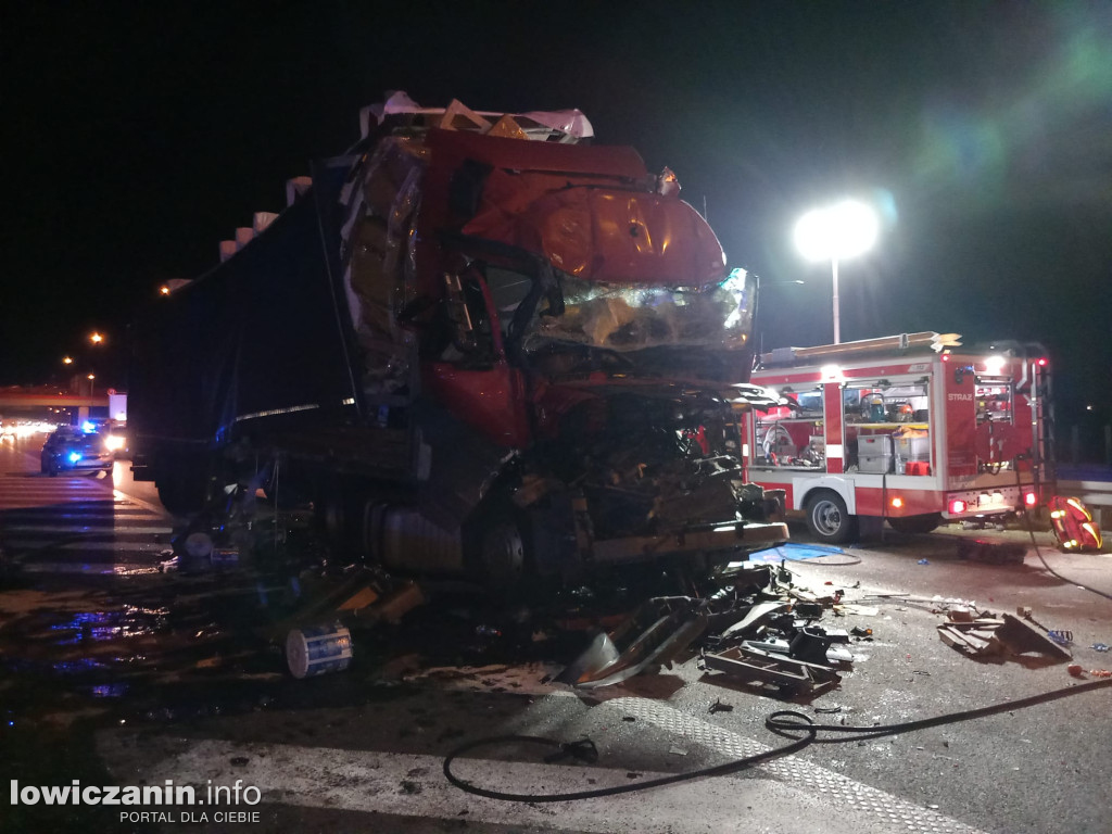 Wypadek na A2 - zderzenie dwóch TIRów