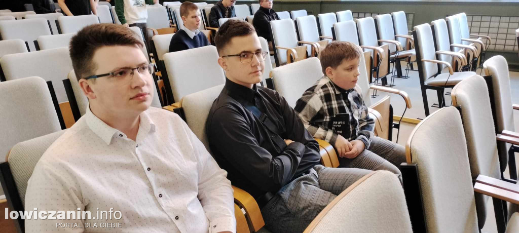Łowicz. Pasjonaci teologii i liturgii