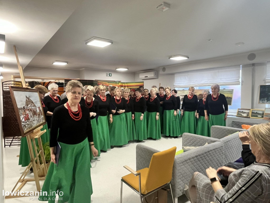 Prznieśli nas do łowickiej chaty