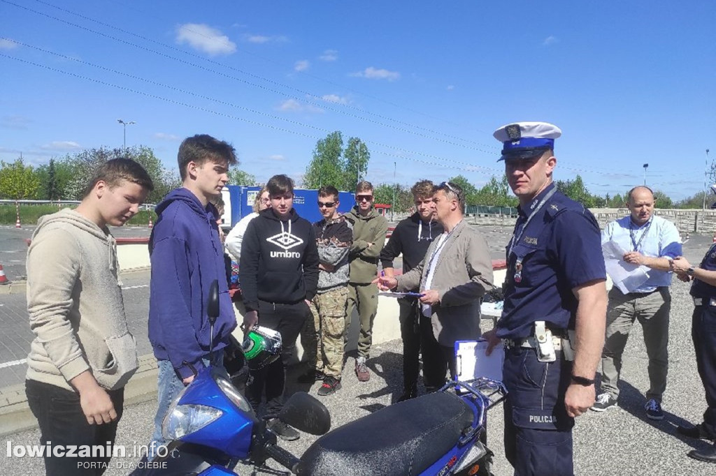 Awans uczniów z ZST w Łowiczu w Turnieju Motoryzacyjnym