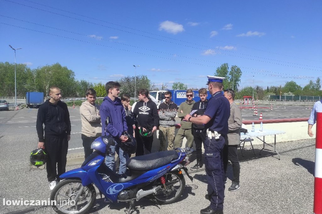 Awans uczniów z ZST w Łowiczu w Turnieju Motoryzacyjnym