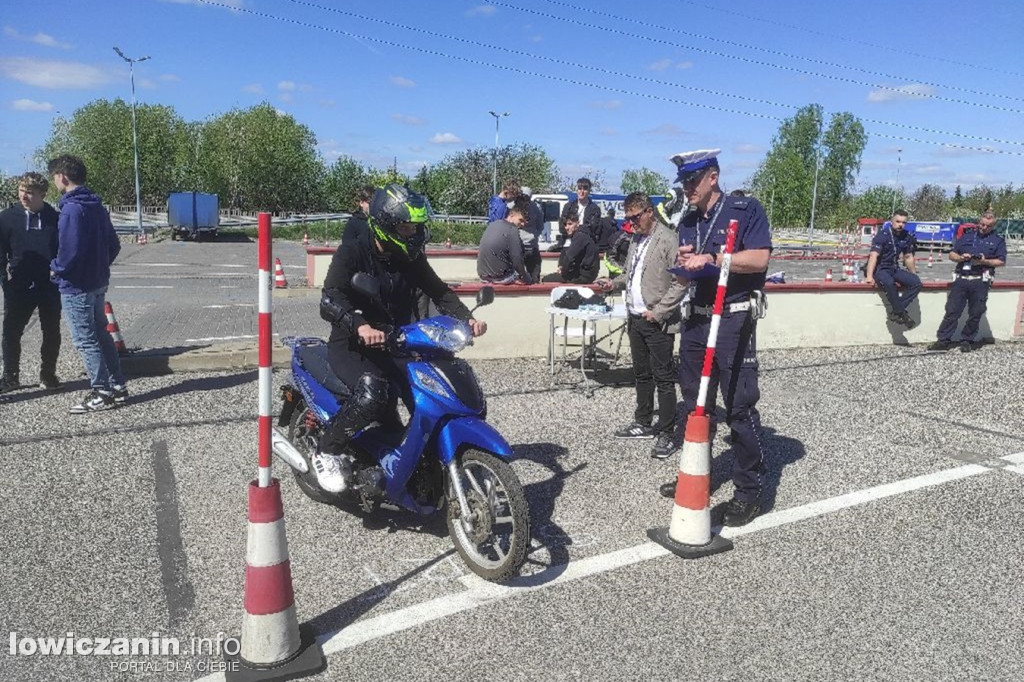 Awans uczniów z ZST w Łowiczu w Turnieju Motoryzacyjnym